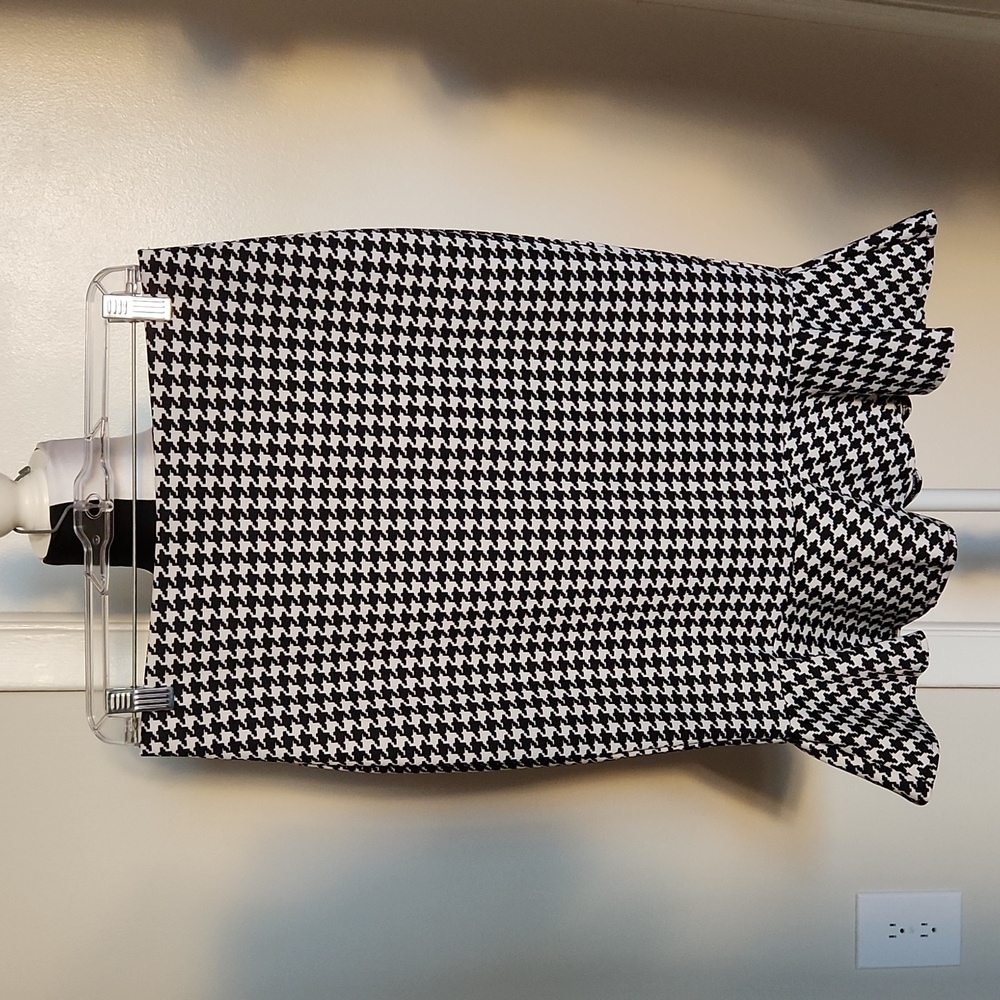 NYCC Houndstooth Pencil Skirt